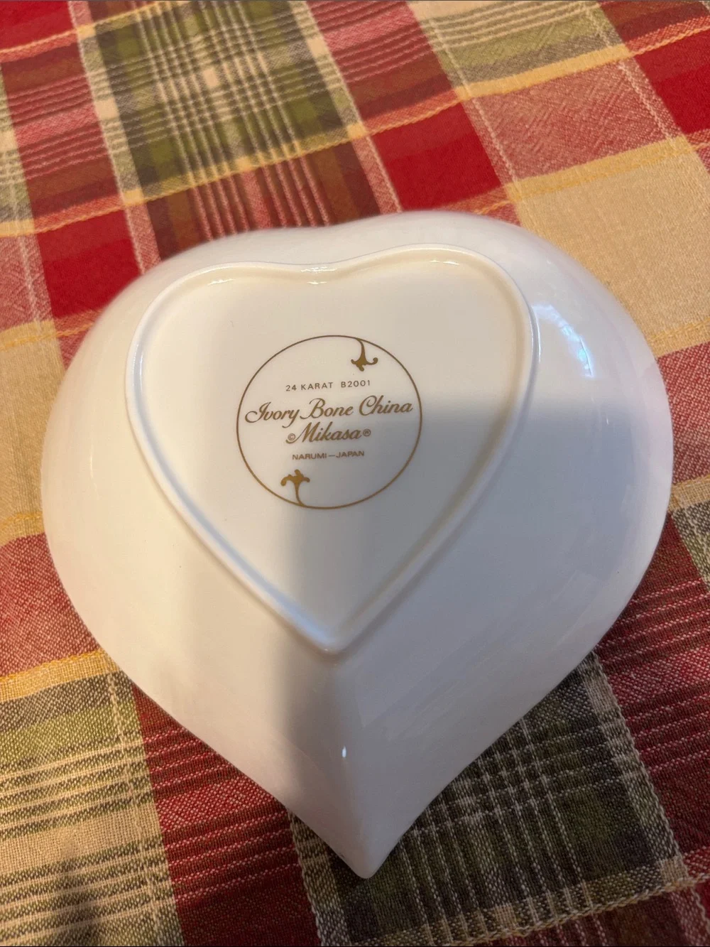 Mikasa Ivory Heart-Shaped Ceramic Dish with Gold Trim